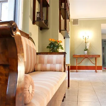 فندق Ambassador 3*