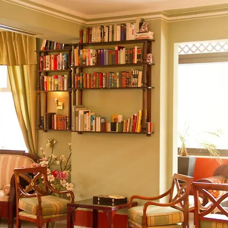 Отель Ambassador 3*